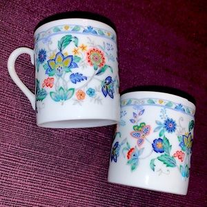 Andrea by Sadek Porcelain Cup Gold Trim 2.75” 2 Piece Set In Excellent Condition